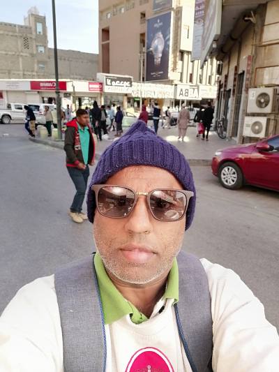 Azizul 52 ans Damman Arabie saoudite