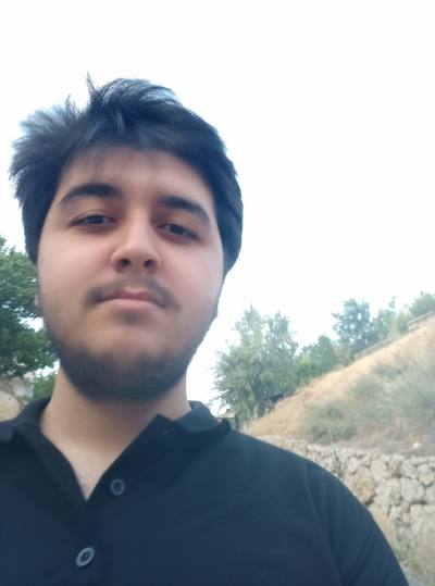Celal 21 ans Sivas Turquie