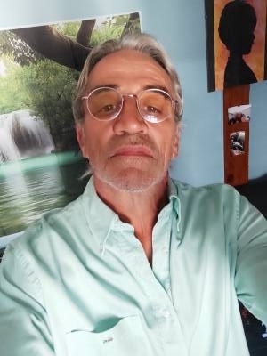 Robert 65 лет Monein Франция