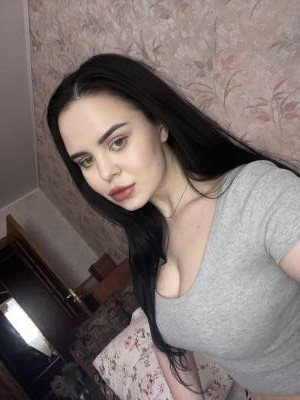 Polina 24 ans Minsk Biélorussie