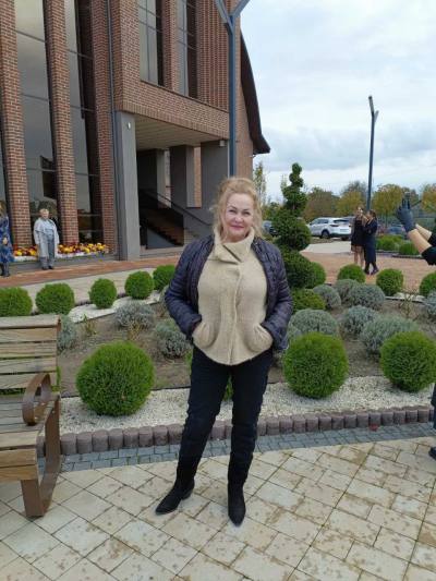 Natali 69 ans Lutsk Ukraine