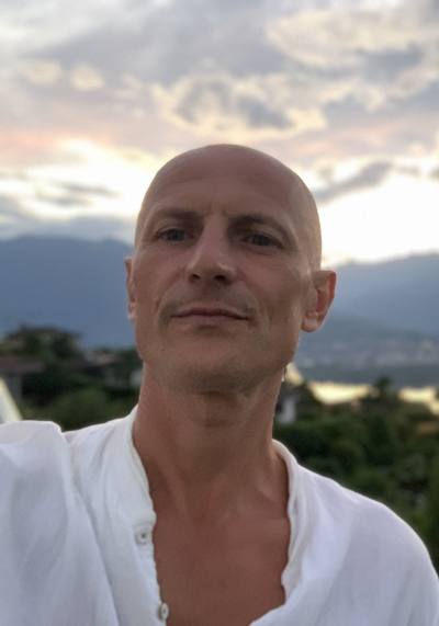 David 52 лет Zürich Швейцария