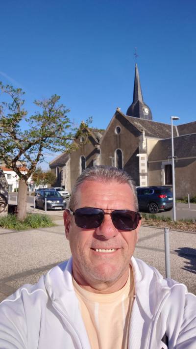 Gil 65 лет St Jean De Monts Франция