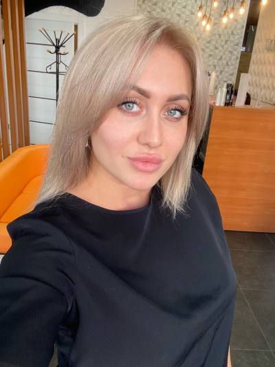 Olga 37 Jahre Mariupol Ukraine