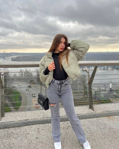 Маша 19 ans Санкт-Питербург Russie