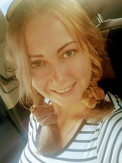 Yulya 40 ans Voronezh Russie