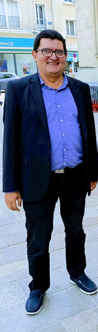 Jacques 55 лет Vannes Франция