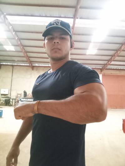 Ageu 29 лет  Португалия