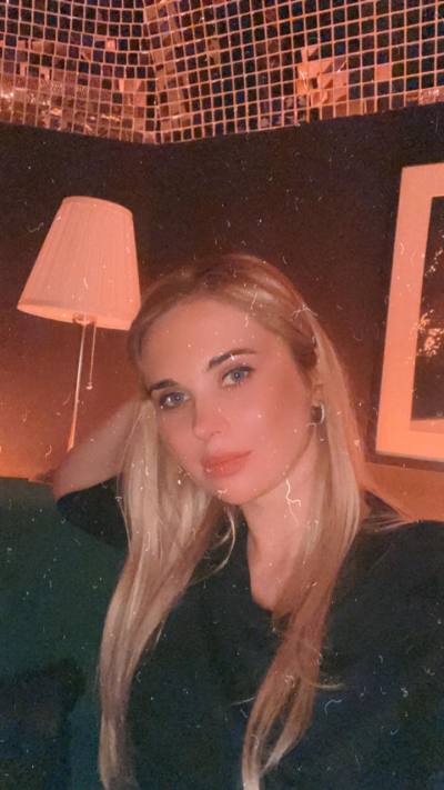 Anna 34 ans Moskow Russie