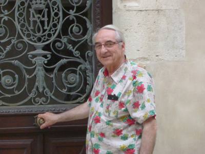 Robert 83 лет Cestas  Франция