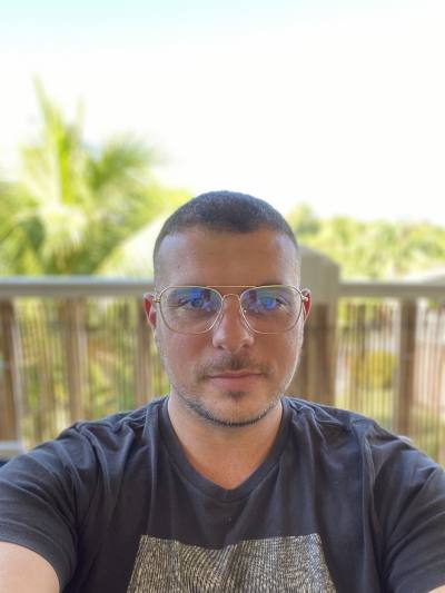 Julien 32 лет Chatelaillon Plage  Франция