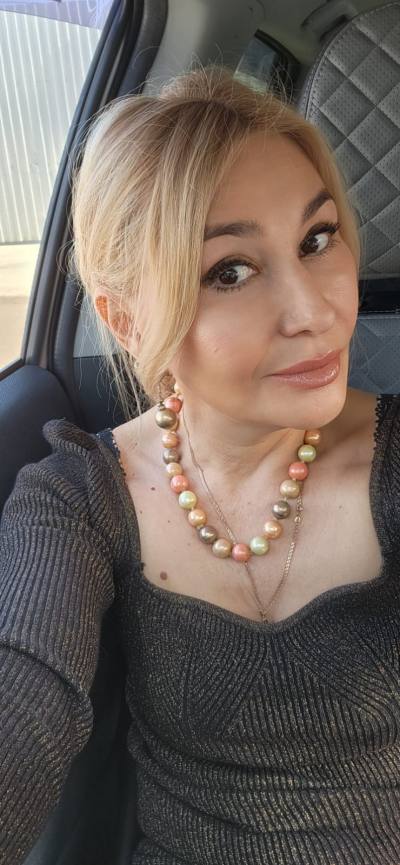 Irina 52 ans Sochi Russie