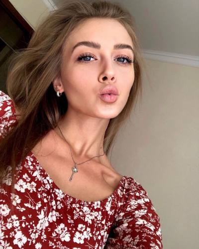 Oksana 34 Jahre ..... Ukraine