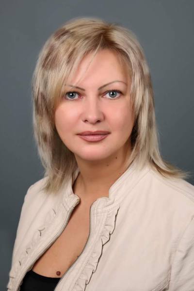Irina 47 ans Petersburg Russie