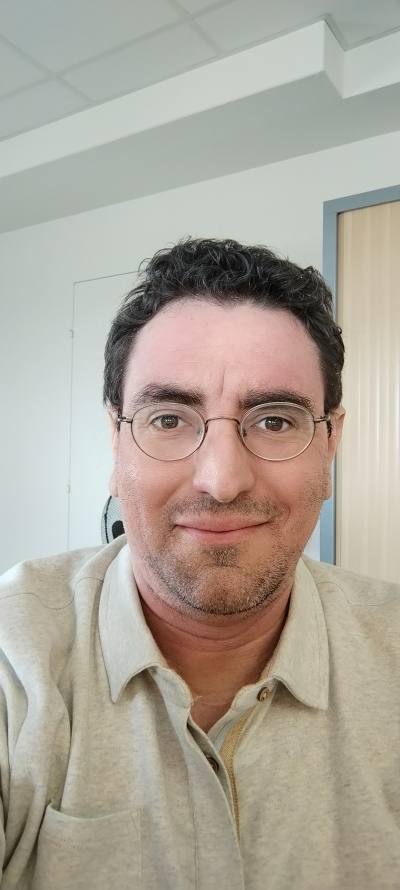 Johnny 44 лет Clermont-ferrand Франция