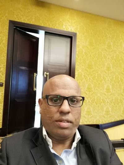 Azizul 52 ans Damman Arabie saoudite