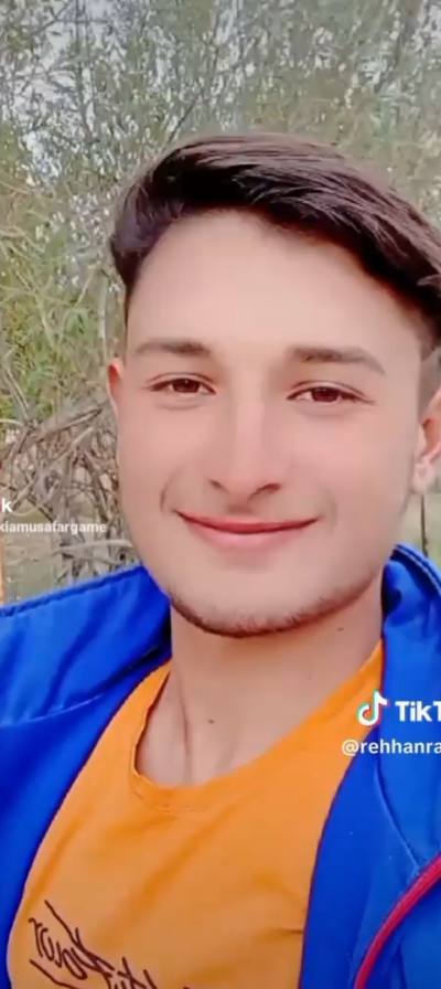 Adnan 17 лет Istanbol Турция