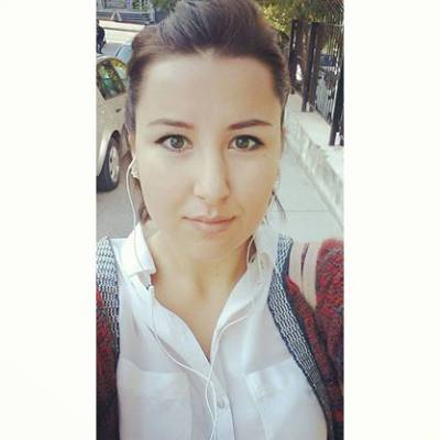 Busra 29 лет Izmir  Турция