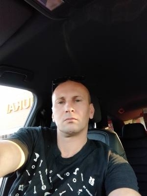 Dmitrij 47 ans Ahus Suède