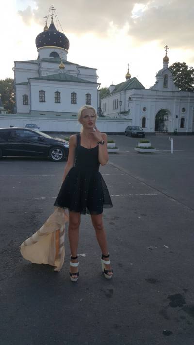 Katya 37 ans Minsk Biélorussie