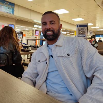 Alex 43 лет Lille Франция