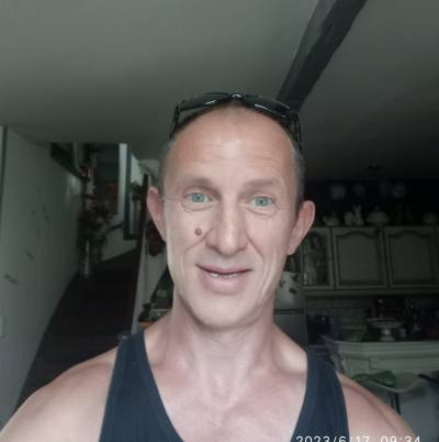 Frédéric 55 лет Aurillac  Франция