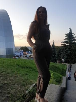 Elena 53 ans Kiyv Ukraine