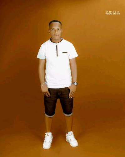 Ange 37 лет Bujumbura  Китай