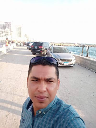 Mohamed 43 ans Egypt  Emirats arabes unis