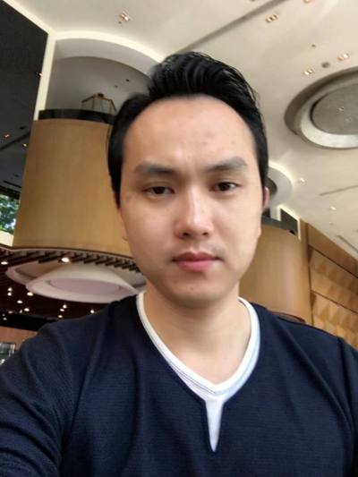 Omar 31 лет Paris  Франция