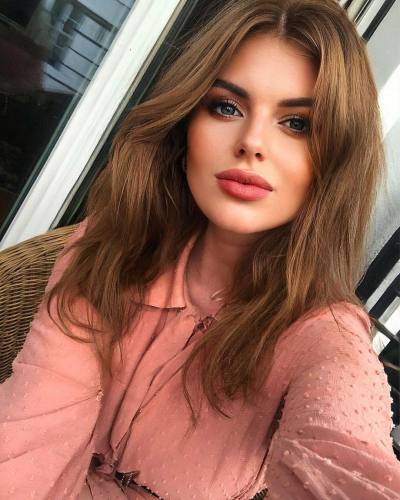 Elena 39 ans Chernivtsi Ukraine