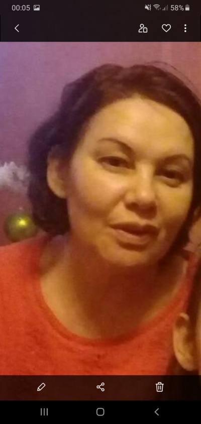 Veta 55 ans Sankt Petersbourg Russie