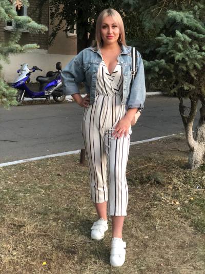 Olga 37 Jahre Mariupol Ukraine