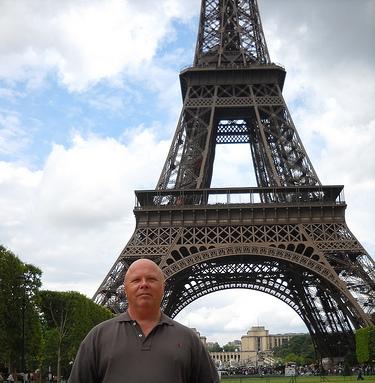 Michael 66 ans Engineer Canada