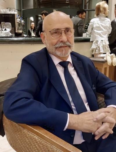 Daniel 71 ans Valencia Espagne