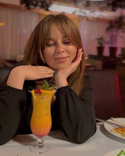 Alena 28 ans Москва Russie