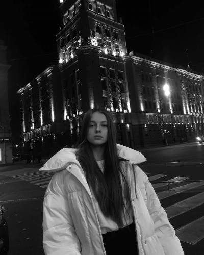 Katya 21 ans Kharkiv  Ukraine