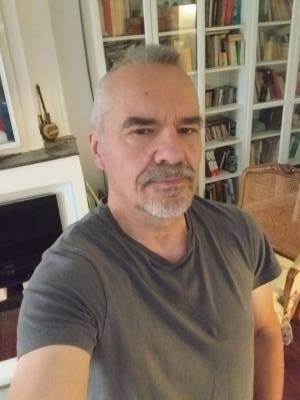 Phil 56 лет Argentan Франция
