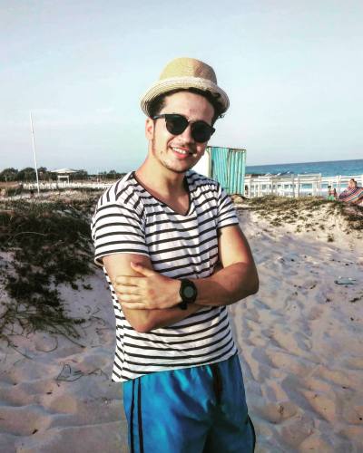 Omar 24 ans Kelibia Arabie saoudite