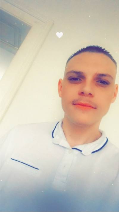 Nicolas 27 лет Belfort  Франция