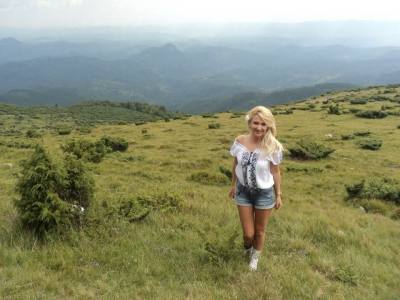 Sandrine 46 ans France France