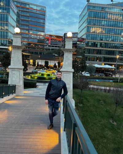 Faycal 29 ans Moscou Russie