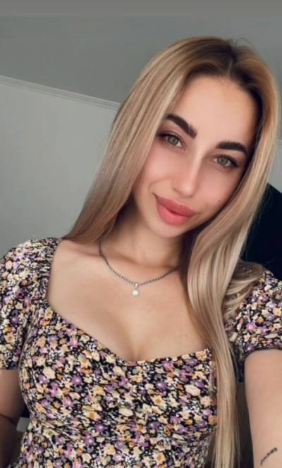 даша 21 ans Киев  Ukraine