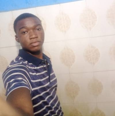 Moussa 22 лет Abidjan Франция