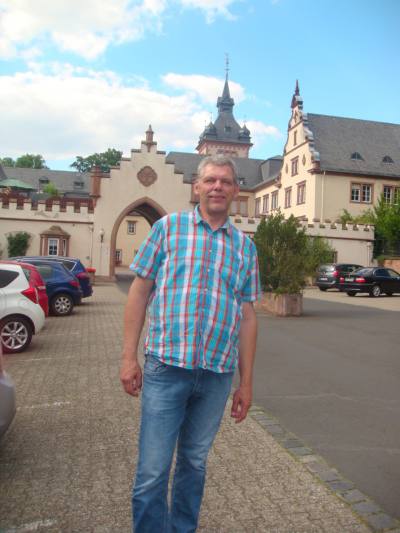 Roger 59 ans Gelnhausen Allemagne