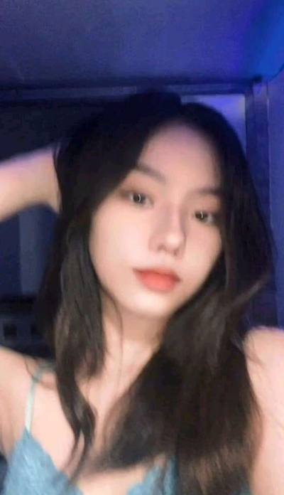 Алина 23 ans алматы Kazakhstan