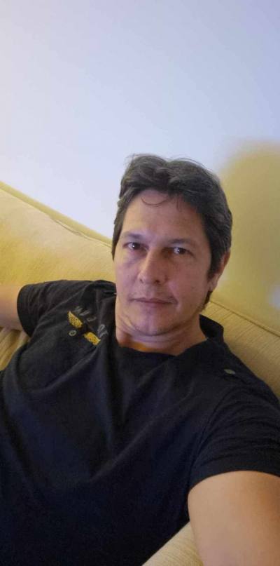 Dan 45 лет Pau Франция