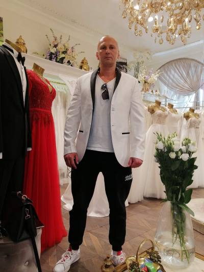 Dmitrij 47 ans Ahus Suède