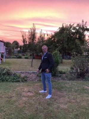 Julian 27 лет Paderborn Германия