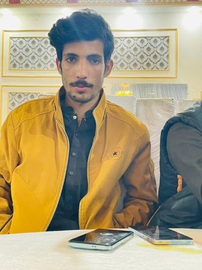 Ali 18 лет Quetta  Pakistan